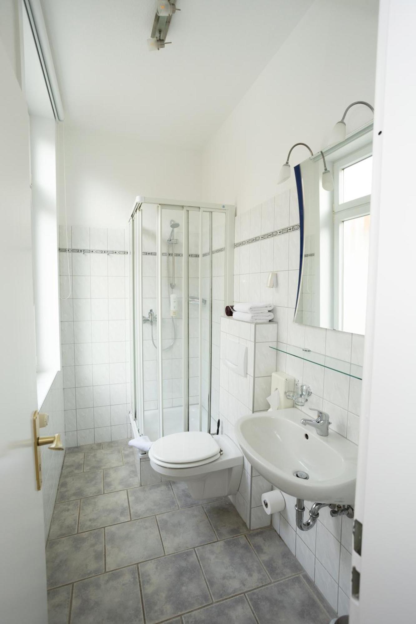 Hotel Zur Linde Meldorf Ngoại thất bức ảnh