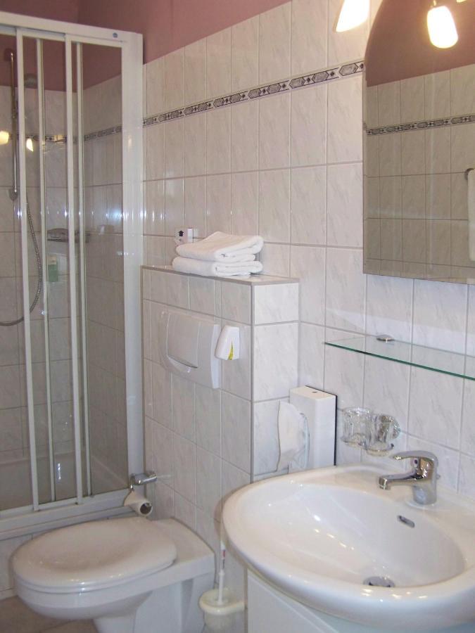 Hotel Zur Linde Meldorf Ngoại thất bức ảnh